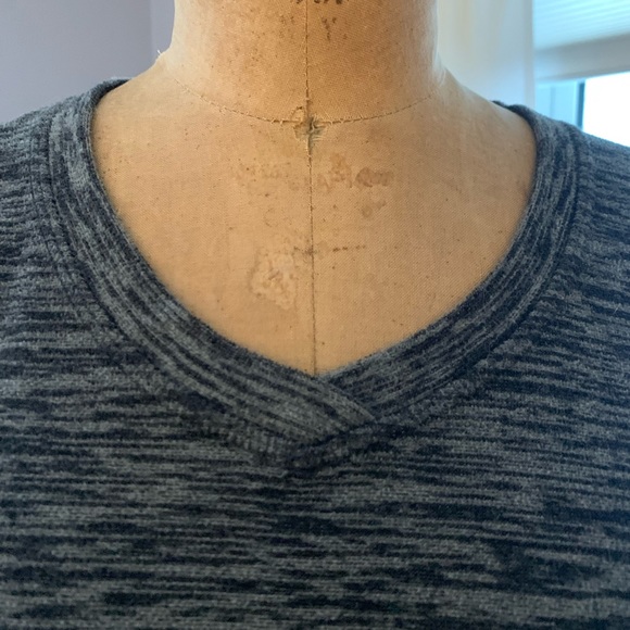 St. John’s Bay V-Neck Size Small Fleece Top in Grey - Picture 4 of 5